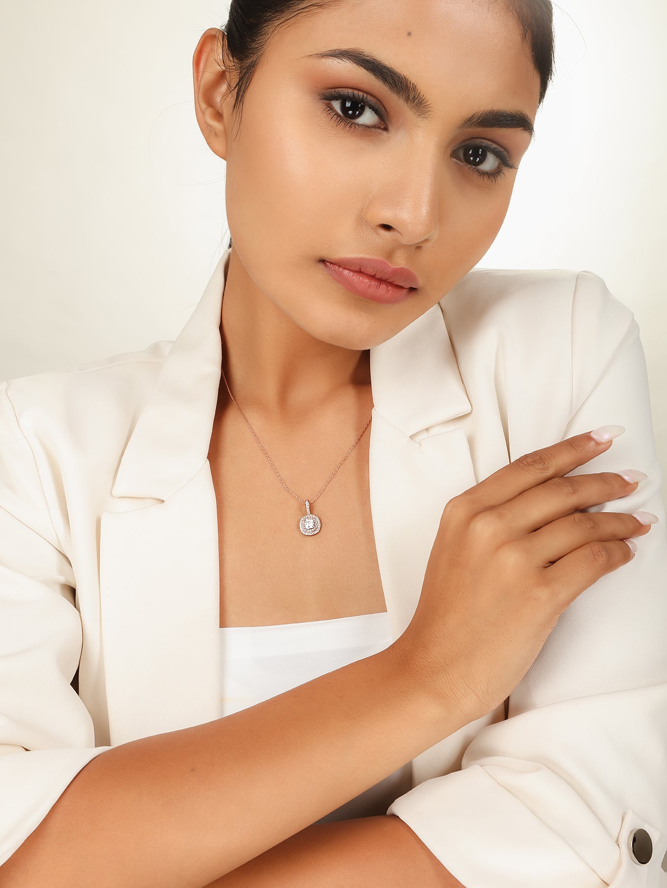 Prestigious Solitaire Pendant With Chain, Hallmarked 925 Sterling Silver - sitabo